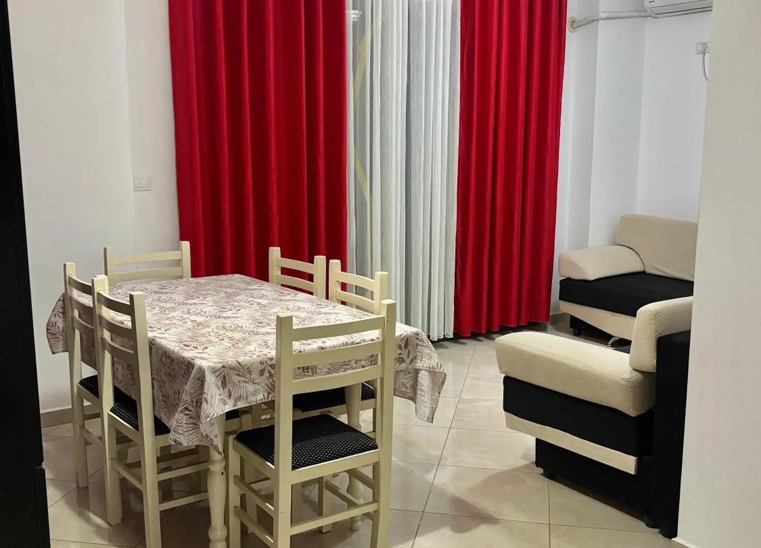 Chloe Beach Apartment Lezhë